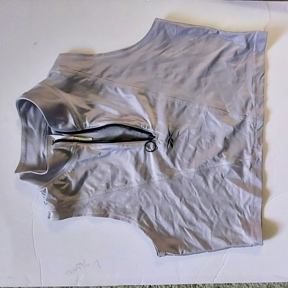 Reebok speedwick athletic top, size large kids
